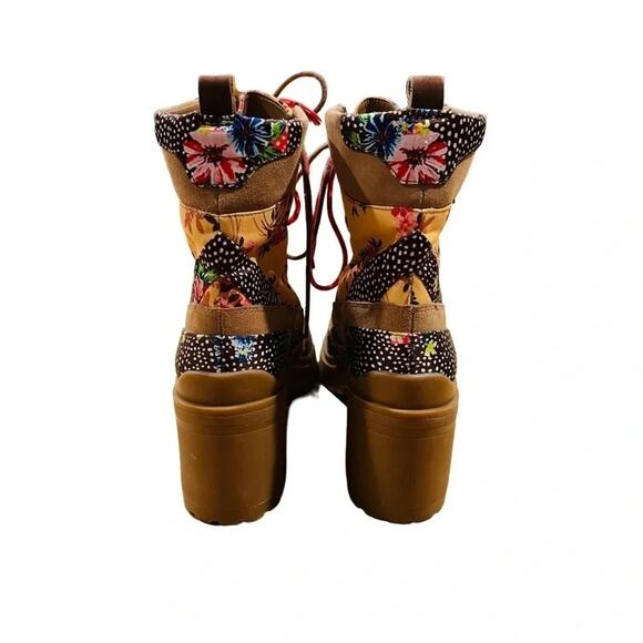 Gianni Bini throw back combat boots Floral  multi color 2 laces Size 9 NWOB - Picture 8 of 12